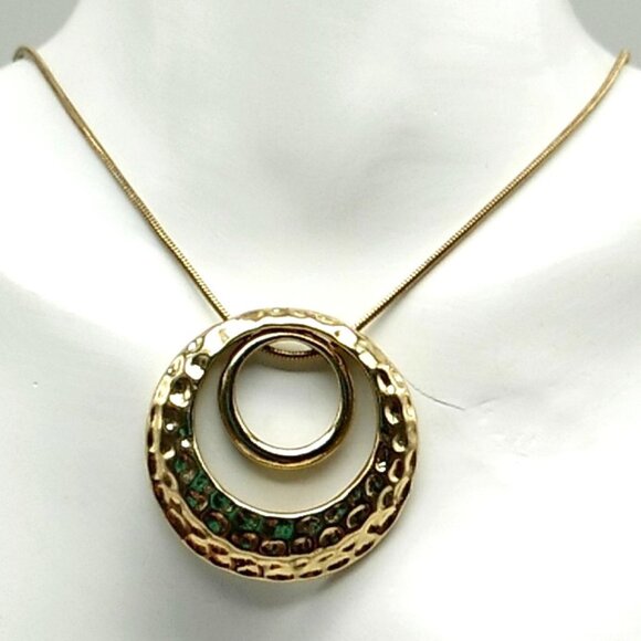 Kim Rogers Gold-tone Hammered & Smooth Pendant Necklace - Picture 1 of 15